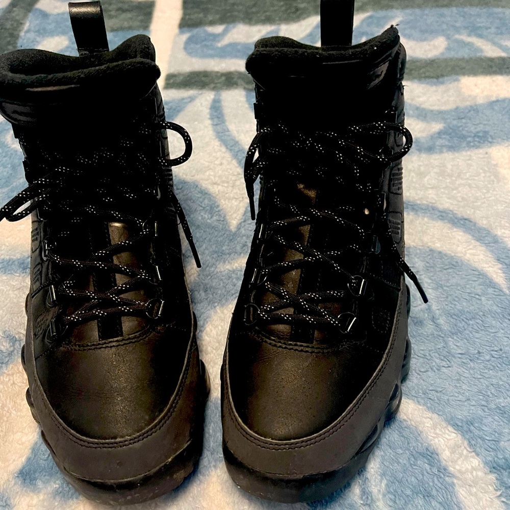 Only worn ones in great conditions like new.